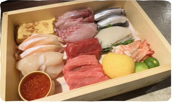 折詰の握り寿司と刺身
